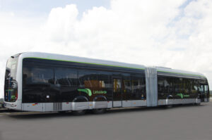 Mercado de ônibus cresce em 2025, mas setembro mostra sinal de alerta
