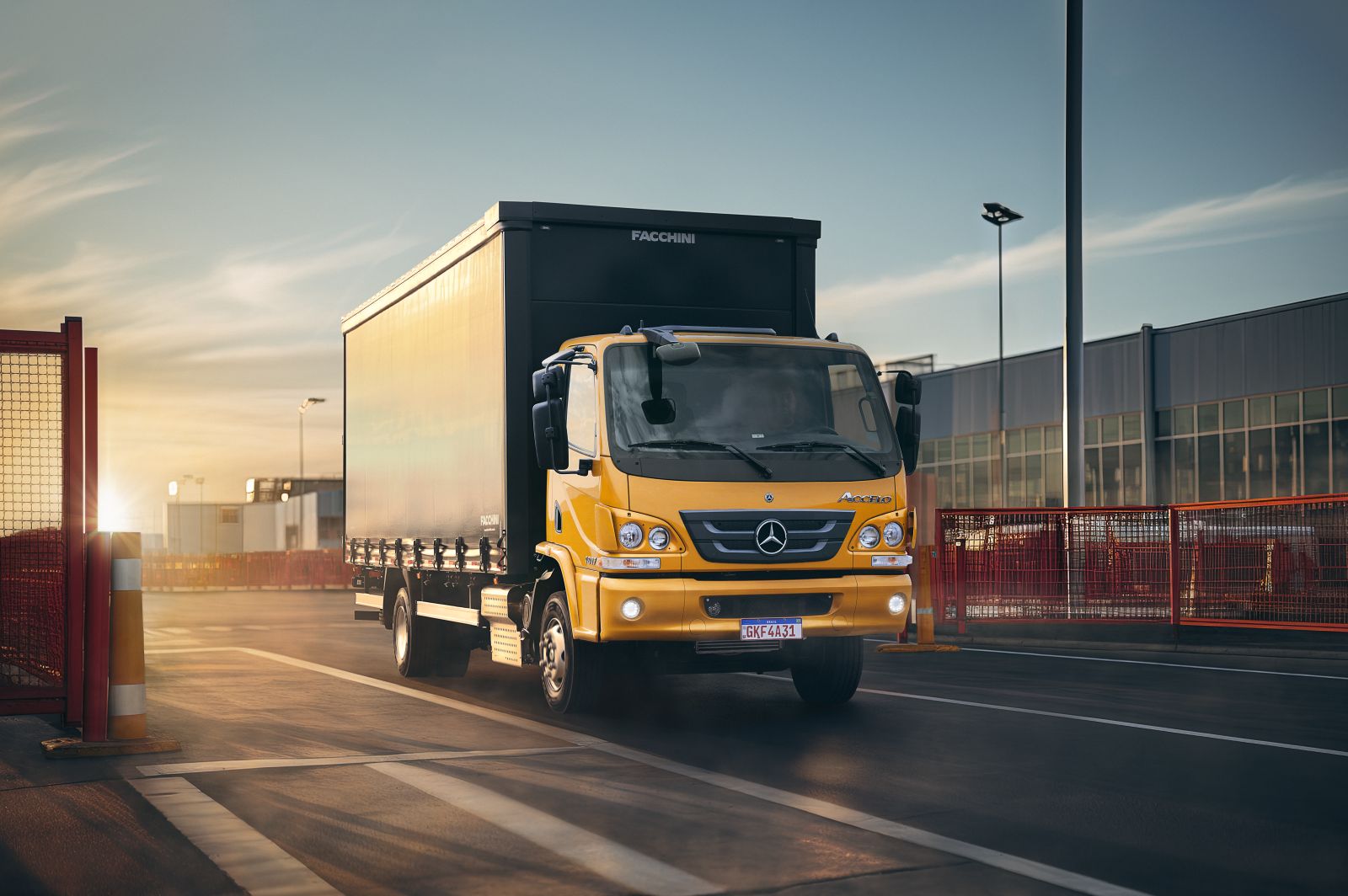 Mercedes-Benz Accelo 1017 mantém liderança e consolida nova fase do segmento