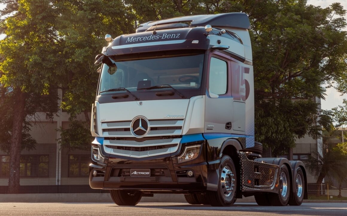 Actros, 15 anos, Mercedes-Benz,