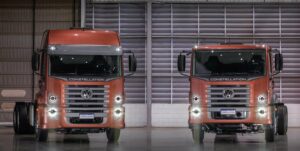 Caminhões semipesados