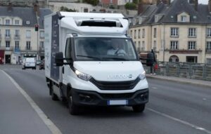 Iveco aposta em freio de indução híbrido que reduz 30% de diesel