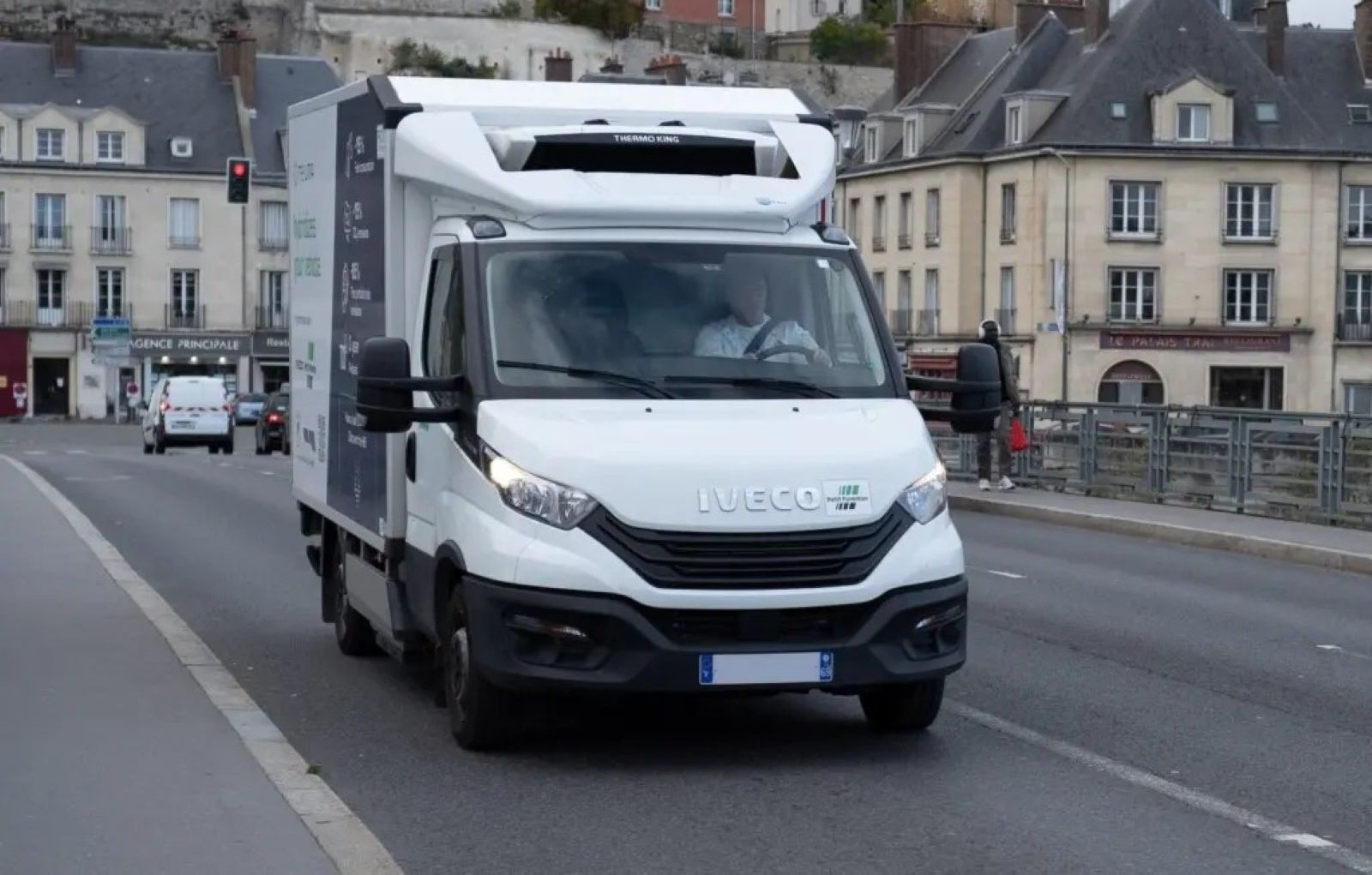 Iveco aposta em freio de indução híbrido que reduz 30% de diesel