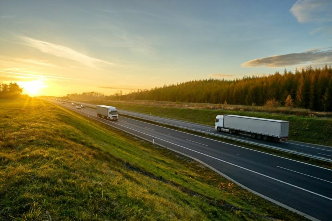 Falta de caminhoneiros ameaça logística no Brasil e acende alerta global no TRC