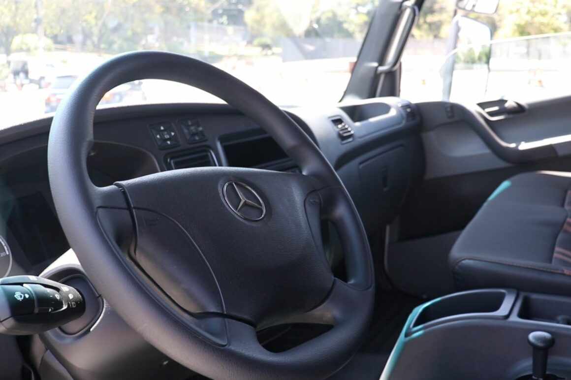 Andamos no novo Mercedes-Benz Accelo 1417