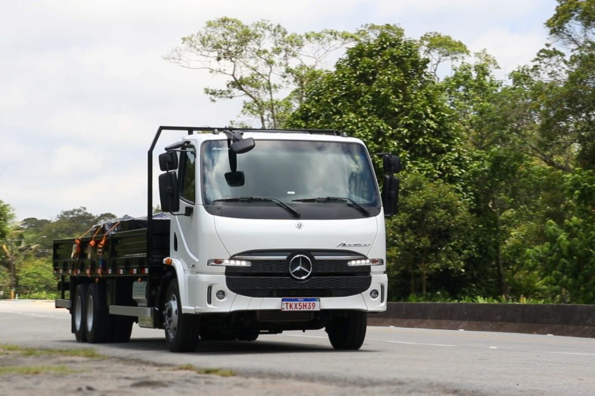 Andamos no novo Mercedes-Benz Accelo 1417